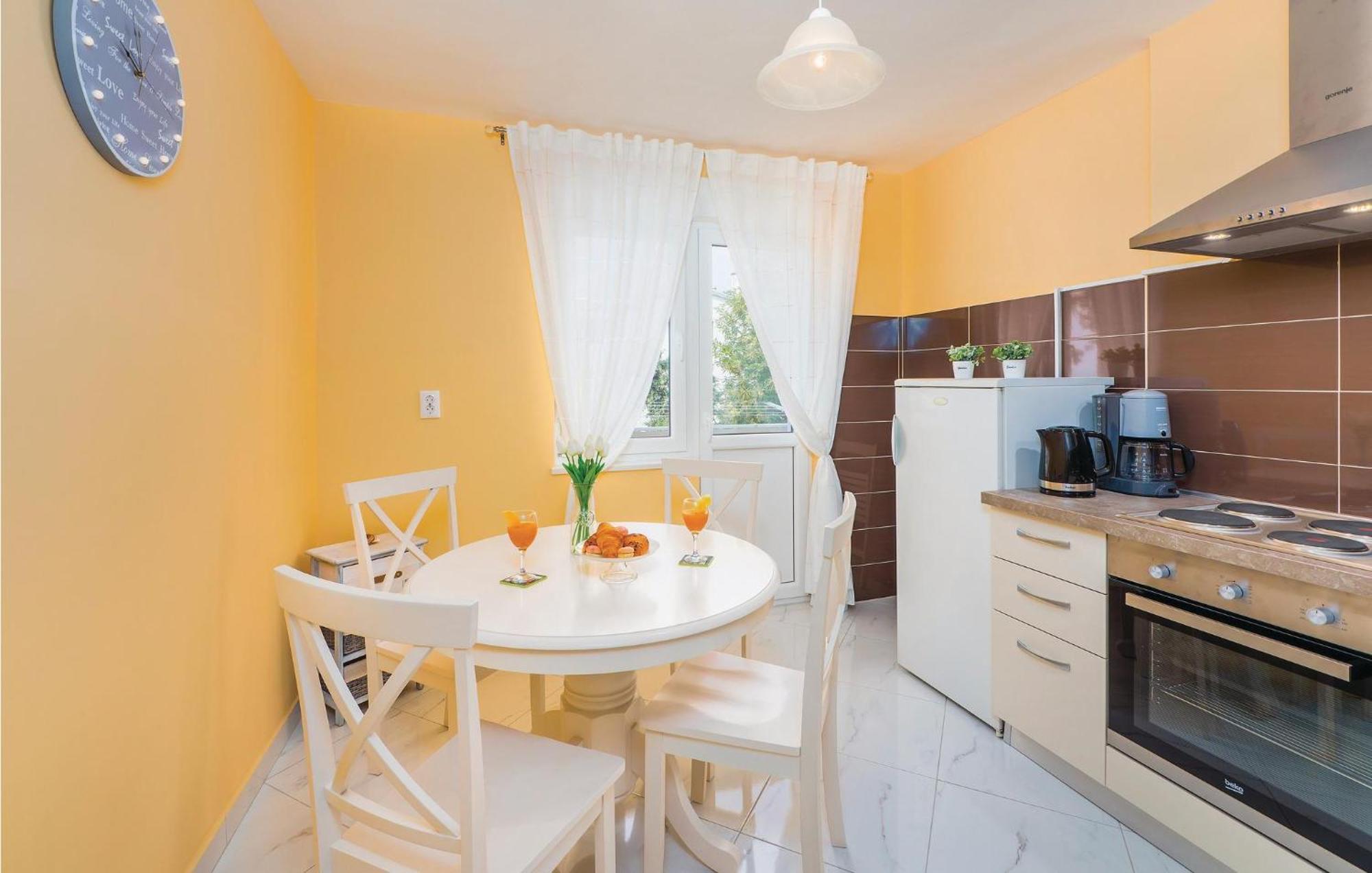1 Bedroom Gorgeous In Opatija